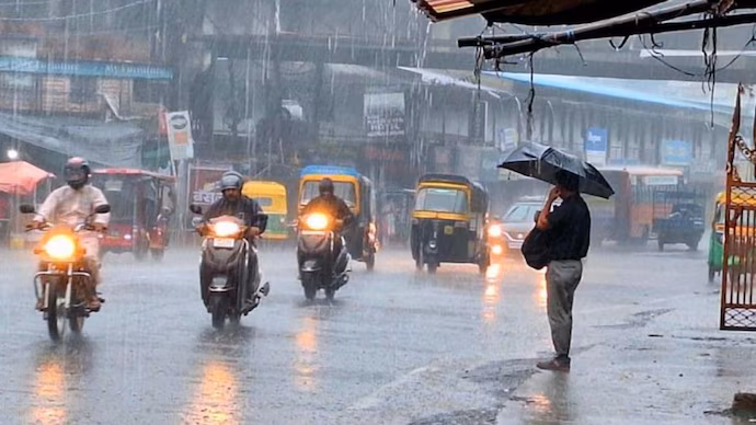 Lightning and Heavy Rain Likely; Yellow Alert Issued for 8 Districts