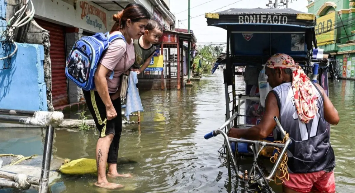 ഫിലിപ്പൈന്സില് ഫെങ്ഷന് ചുഴലിക്കാറ്റ്: 5 മരണം