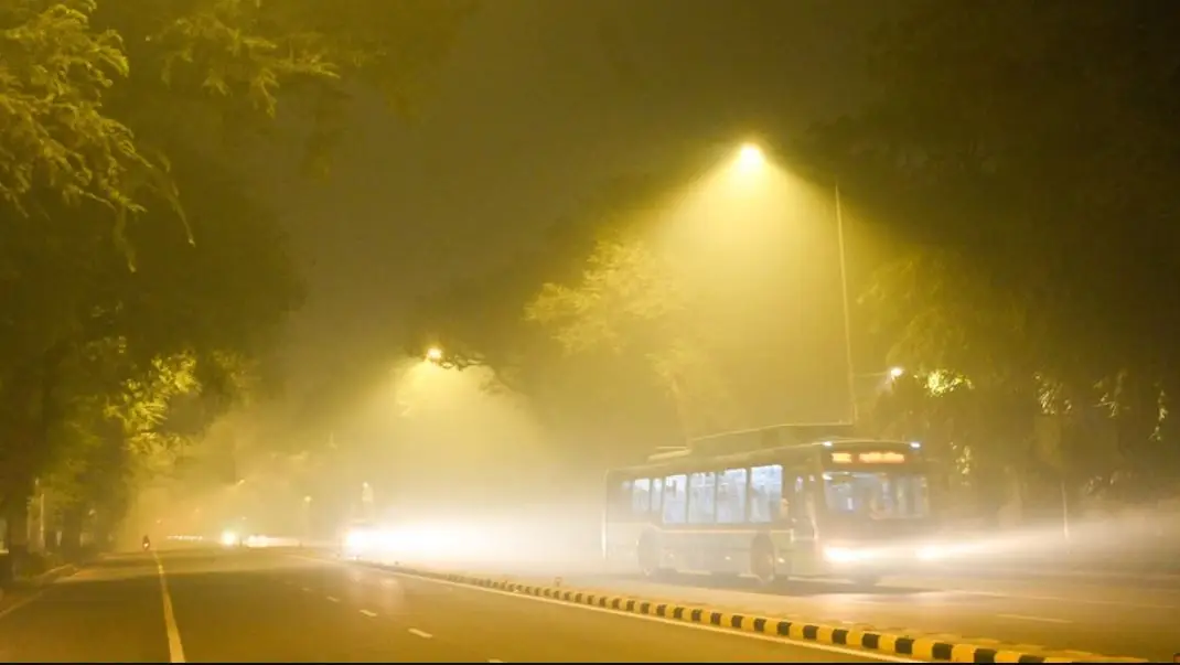 After Diwali fireworks smog blanketed over India’s capital city