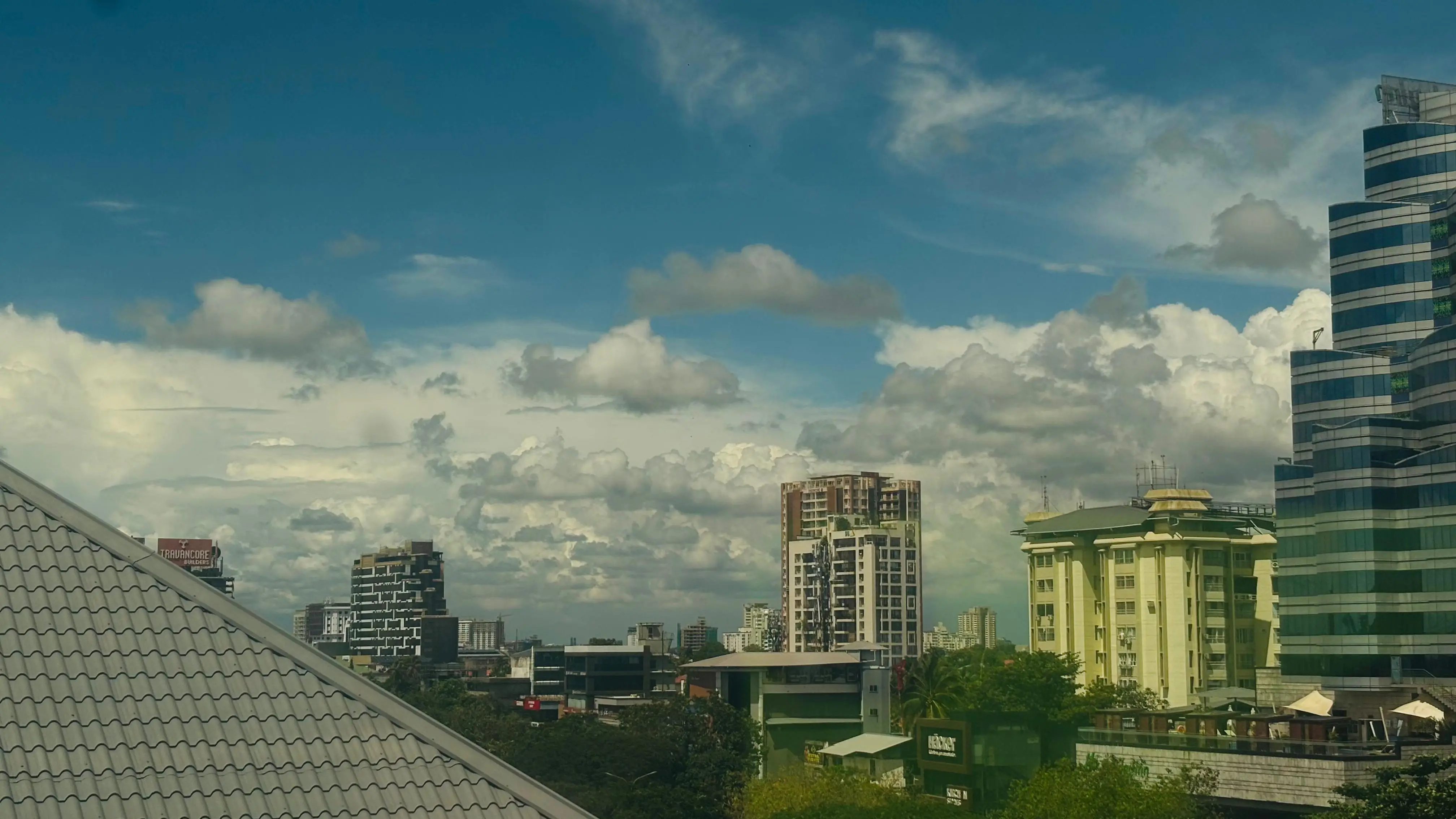 Kerala Weather 11/08/26 : ബംഗാൾ ഉൾക്കടലിൽ നാളെ ന്യൂനമർദ്ദ സാധ്യത, ഇന്ന് പ്രസന്നമായ അന്തരീക്ഷ സ്ഥിതി