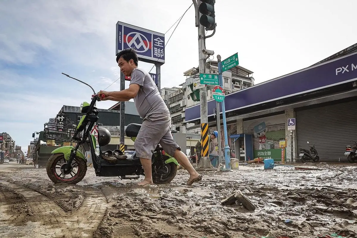 ഉഷ്ണമേഖലാ കൊടുങ്കാറ്റ് ഫങ്-വോങ് : തായ്‌വാനിൽ മഴയും വെള്ളപ്പൊക്കവും 