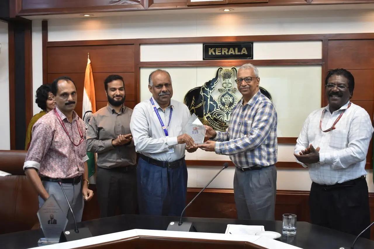 ദേശീയ ചീഫ് സെക്രട്ടറിമാരുടെ സമ്മേളനത്തിന്റെ ഭാഗമായി 'ബെസ്റ്റ് ഫീഡ്ബാക്ക് നോട്ട്' തയ്യാറാക്കിയതിനുള്ള അംഗീകാരം കുസാറ്റിന്