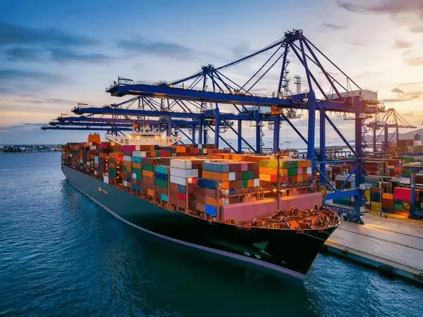 സ്വന്തമായി ക്രൂഡ് ഓയില്‍ ചരക്ക് കപ്പലുകള്‍ നിർമ്മിക്കാനൊരുങ്ങി ഇന്ത്യ, പണം ഇനിയും കടലിൽ ഒഴുക്കാനാവില്ല