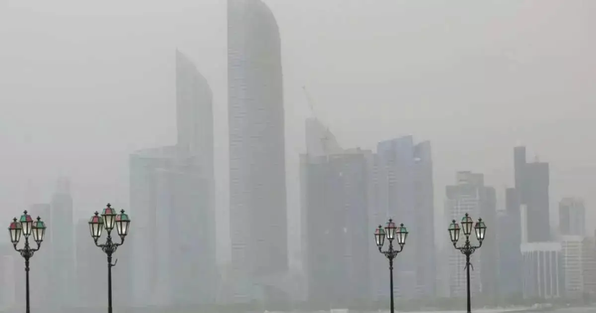 ഈ കൊടും തണുപ്പിൽ മഴയോ, പുറത്തിറങ്ങാൻ കഴിയില്ല, ജനങ്ങൾ ജാഗ്രത പാലിക്കണമെന്ന് കാലാവസ്ഥാ വകുപ്പ്