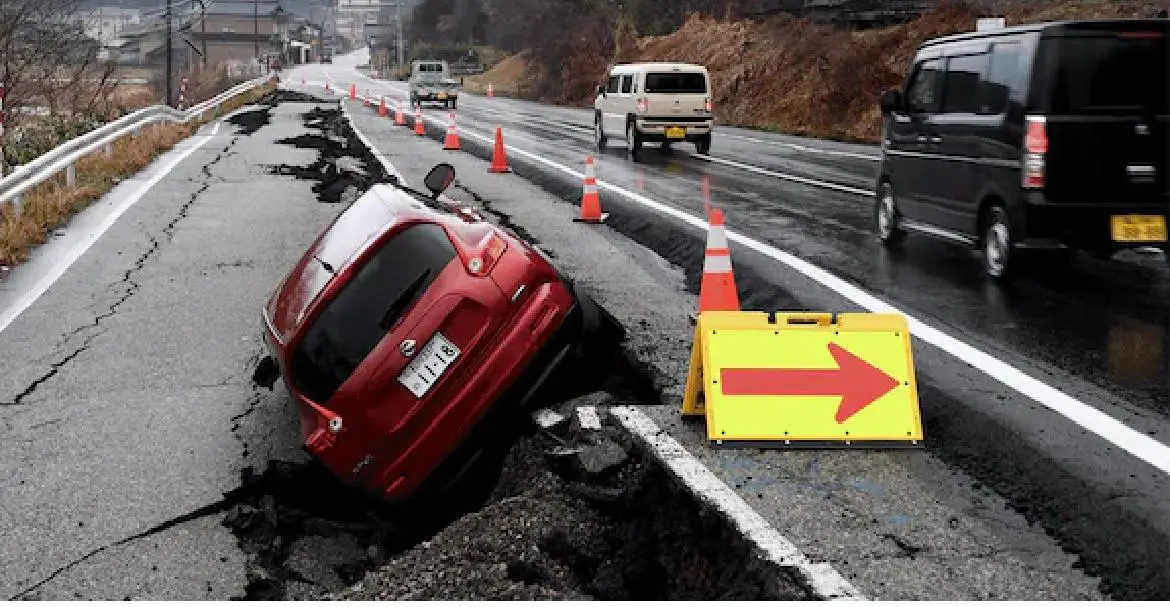 Powerful earthquake in Japan.. Tsunami possible, government asks people to be vigilant