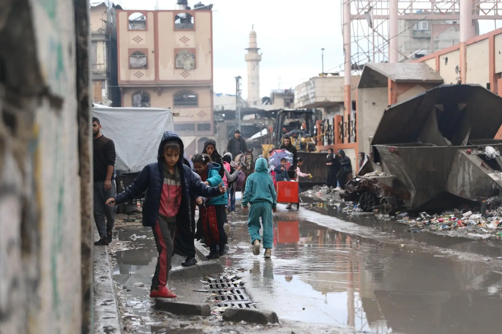 ഗസ്സയില്‍ ശൈത്യക്കാറ്റും മഴയും വരുന്നു, പ്രളയ സാധ്യത, ദുരിതത്തില്‍ അഭയാര്‍ഥികള്‍