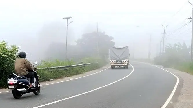 പത്ത് മണിയോടെ തണുപ്പ് മാറും വൈകിട്ട് നാല് കഴിഞ്ഞാൽ തണുത്ത് വിറയ്ക്കും, വോട്ട് ചെയ്യാൻ വൈകുനേരമാവാൻ കാക്കേണ്ട 