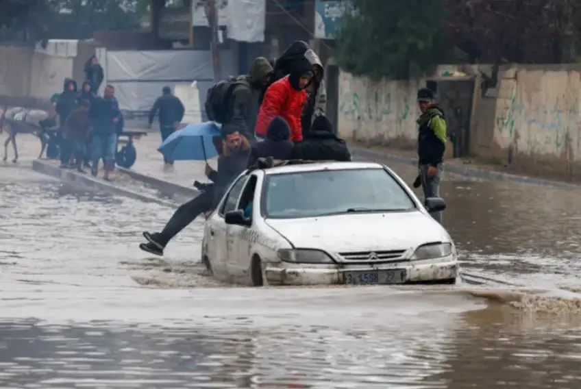 ഗസ്സയിൽ കനത്ത മഴയിലും പ്രളയത്തിലും ശൈത്യത്തിലും വൻ ദുരന്തം, പിഞ്ചു കുഞ്ഞ് മരവിച്ചു മരിച്ചു
