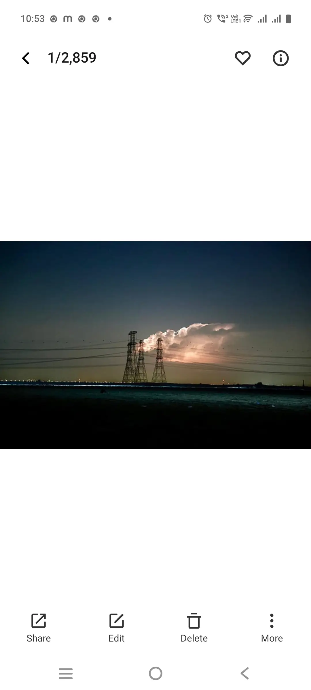 ന്യൂനമർദ്ദം കനത്ത മഴയ്ക്കും ഇടിമിന്നലിനും കാരണമാകുന്നു 