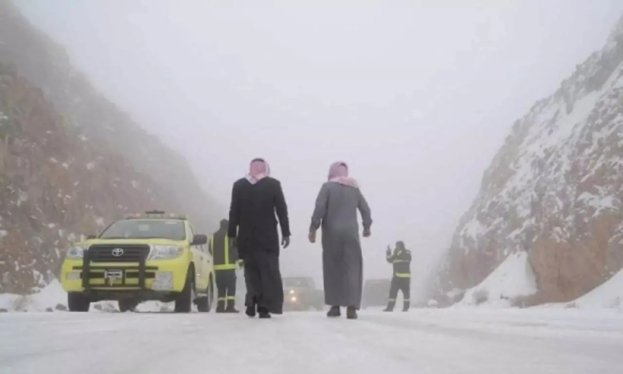 സൗദിയിൽ പുറത്തിറങ്ങിയാൽ ഐസാകും, താപനില പൂജ്യത്തിലേക്ക്, നിർദ്ദേശങ്ങളുമായി വിദഗ്ദർ