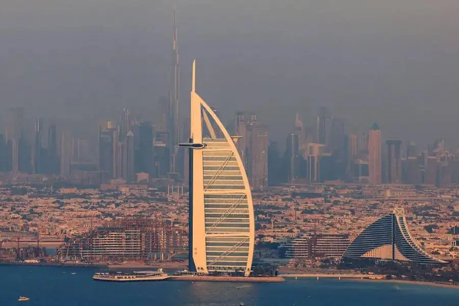 2026 ൽ ദുബായിൽ കാത്തിരിക്കുന്നത് വമ്പൻ അവസരങ്ങൾ, ശമ്പളം ലക്ഷങ്ങൾ