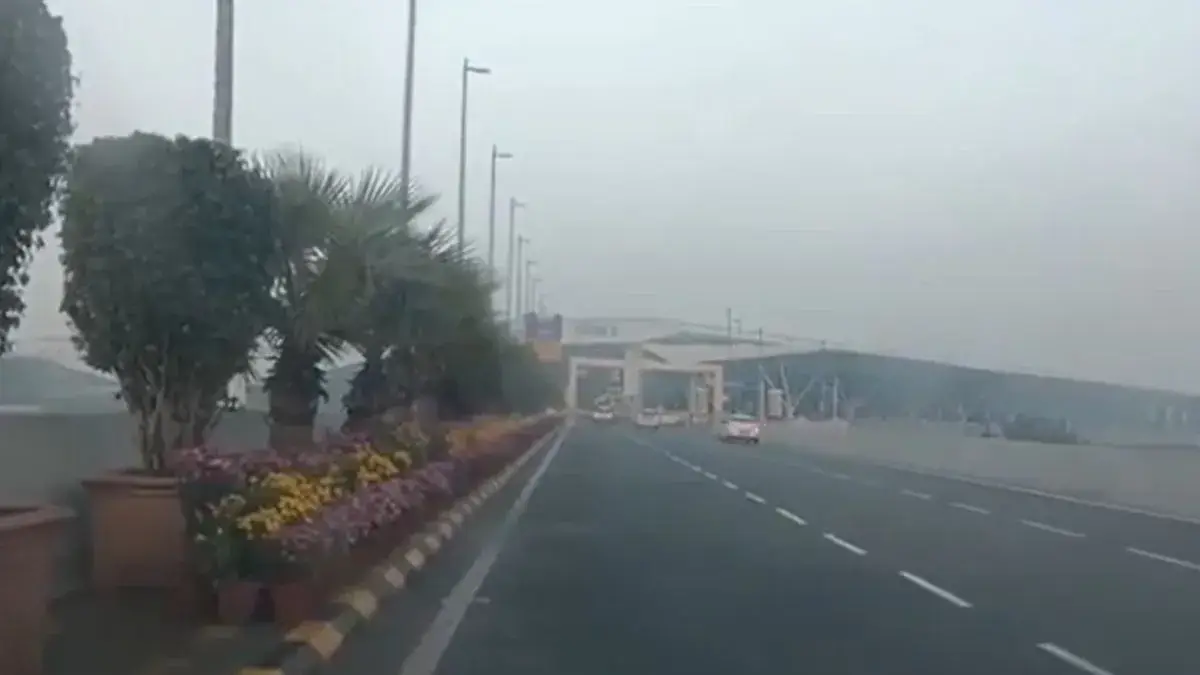 ഡൽഹിയിലും ഉത്തരേന്ത്യയുടെ ചില ഭാഗങ്ങളിലും മൂടൽമഞ്ഞ്; ഐജിഐ വിമാനത്താവളവും സ്‌പൈസ് ജെറ്റും ജാഗ്രതാ നിർദ്ദേശം നൽകി