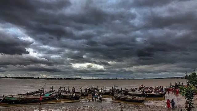 ദക്ഷിണേന്ത്യയിൽ കനത്ത മഴയ്ക്ക് സാധ്യത: ബംഗാൾ ഉൾക്കടലിൽ തീവ്രന്യൂനമർദ്ദം