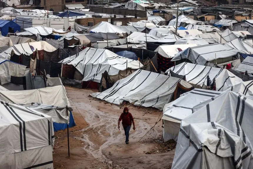 Gaza freeze kills 7-day-old baby, Israel blocks vital aid