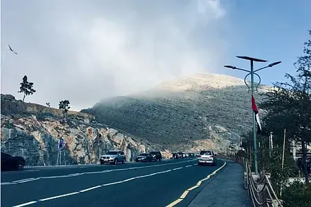 യുഎഇയിൽ തണുപ്പ് കടുക്കുന്നു: മൂടൽമഞ്ഞിനും കാറ്റിനും സാധ്യത; ജാഗ്രതാ നിർദ്ദേശവുമായി കാലാവസ്ഥാ നിരീക്ഷകർ