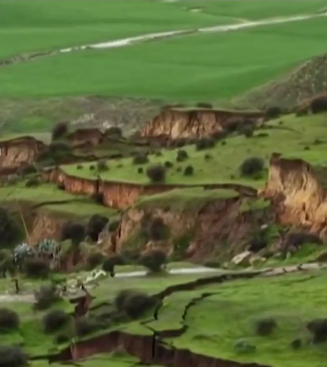 Heavy rains, a huge landslide in Sicily, everything collapsed, people are scared