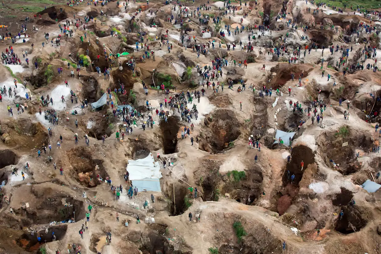 Coltan mine collapses after heavy rains, killing more than 200, trapping many