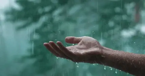 തമിഴ്‌നാട് തീരത്ത് ന്യൂന മർദ്ദ സാധ്യത, കേരളം ലക്ഷ്യമാക്കി നീങ്ങിയേക്കും, കേരളത്തിൽ വേനൽ മഴയ്ക്ക് സാധ്യത