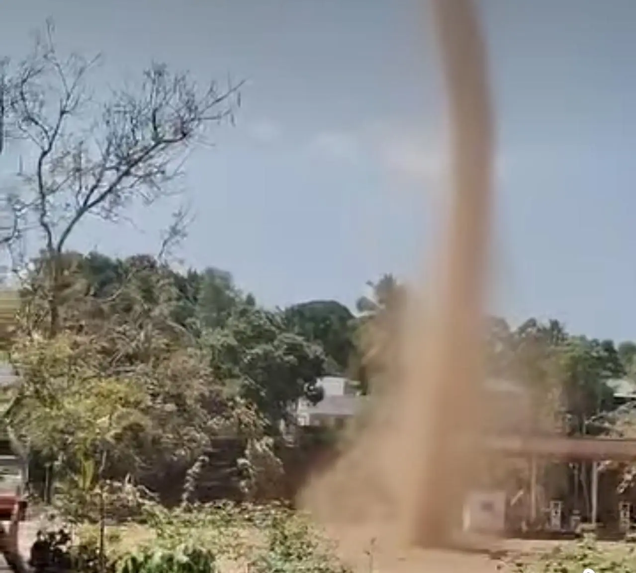 Dust Devil Triggers Panic in Thiruvananthapuram; Rare Heat-Induced Phenomenon Reported in Parassala