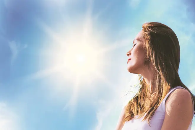 ഇന്ത്യൻ ചർമ്മം സൂര്യപ്രകാശത്തെ നേരിടുന്ന രീതി വ്യത്യസ്തം, അനുയോജ്യമായ സൺസ്‌ക്രീം തിരഞ്ഞെടുക്കണമെന്ന് ഡോക്‌ടർമാർ