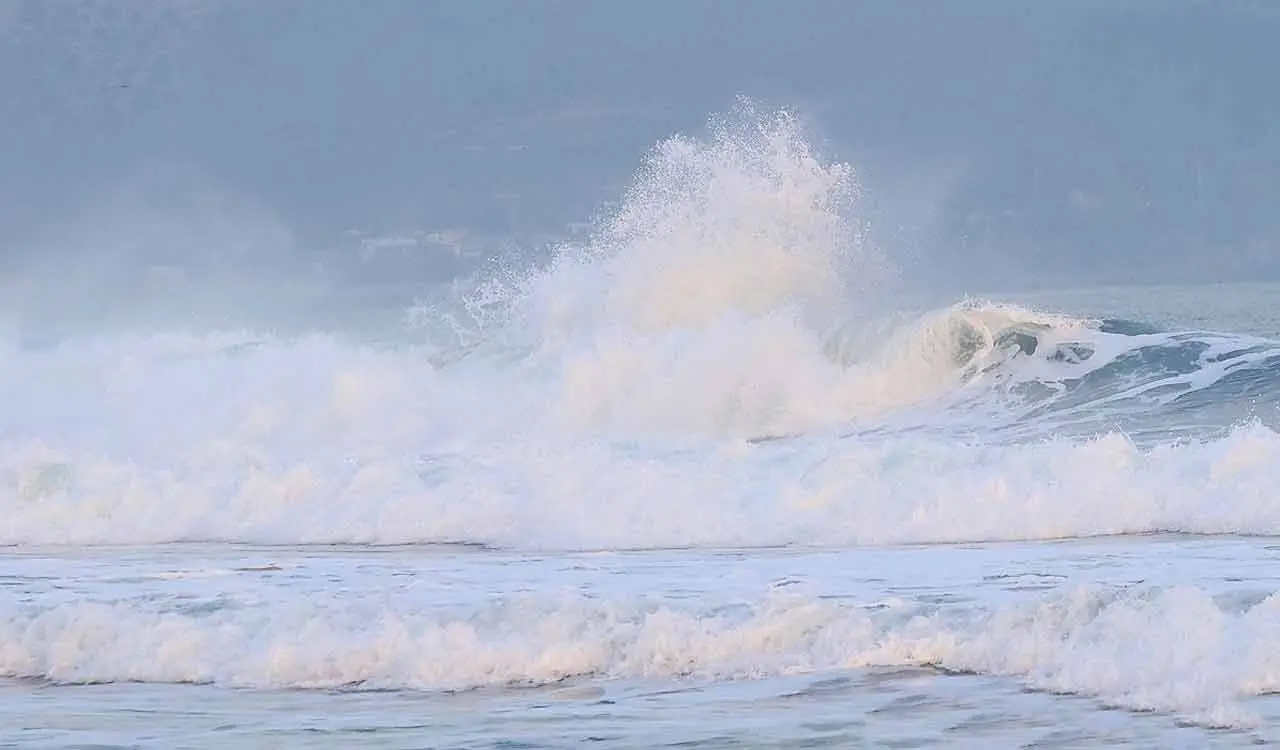 കള്ളക്കടൽ പ്രതിഭാസം, കൊല്ലം–തിരുവനന്തപുരം തീരങ്ങളിൽ ജാഗ്രത നിർദ്ദേശം