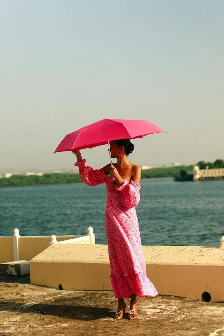 what-color-clothes-should-you-wear-in-summer-experts-say-wearing-these-colors-can-help-reduce-heat