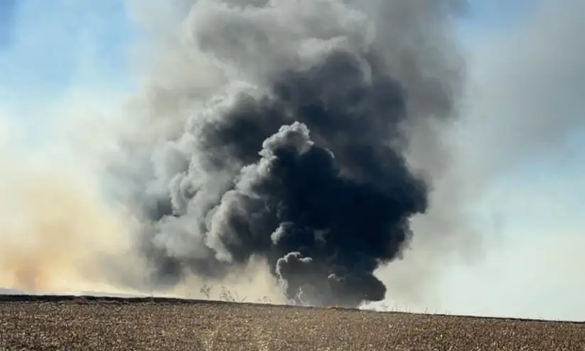 അമേരിക്കയിൽ ആളിപ്പടർന്ന് കാട്ടുതീ, 7.5 ലക്ഷം ഏക്കർ നശിച്ചു, വയോധികയ്ക്ക് ദാരുണാന്ത്യം