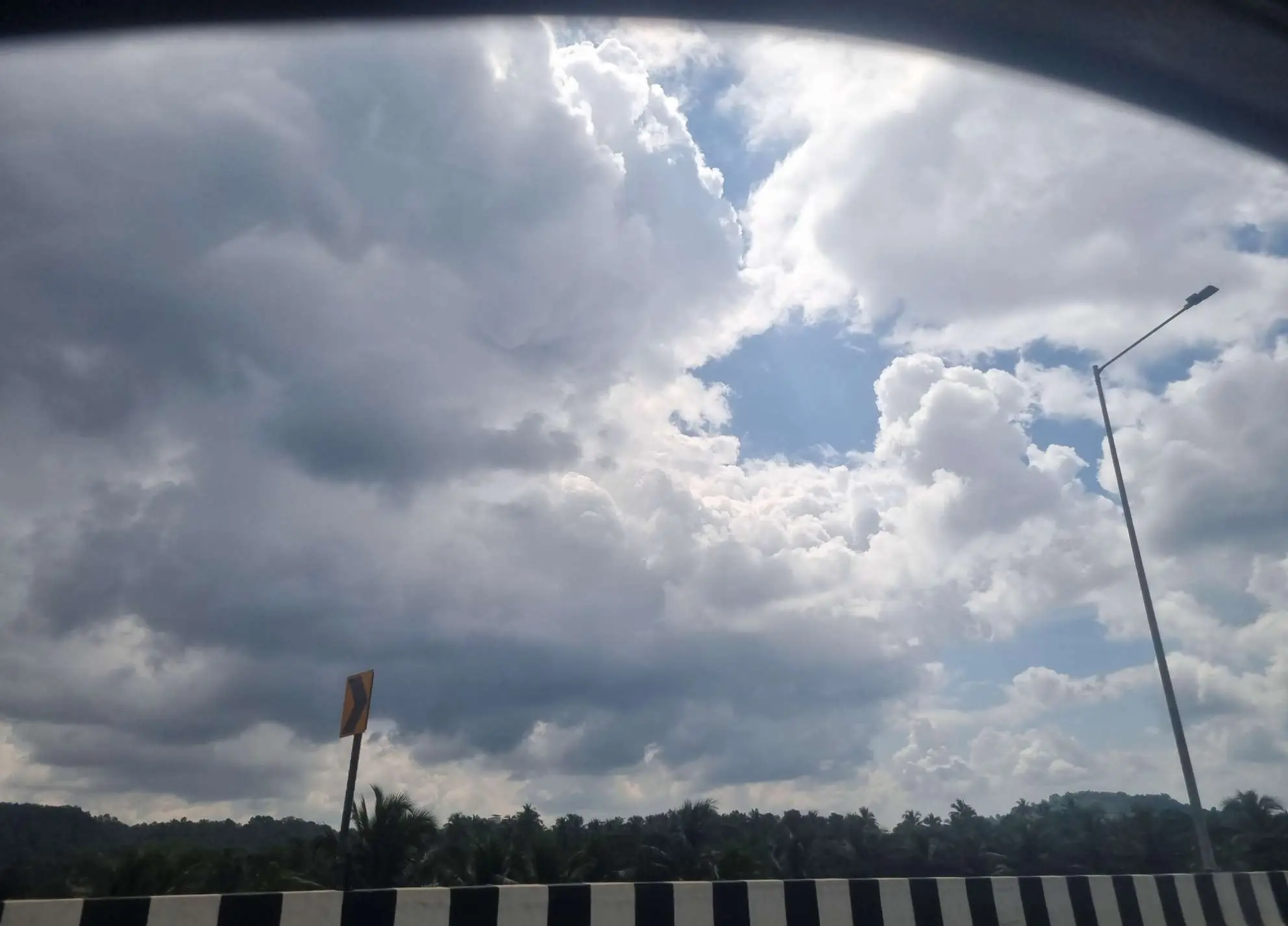 മീനച്ചൂടില്‍ പേടിക്കേണ്ട, വേനല്‍ മഴ കുറയില്ല, മണ്‍സൂണില്‍ ആശങ്കയും