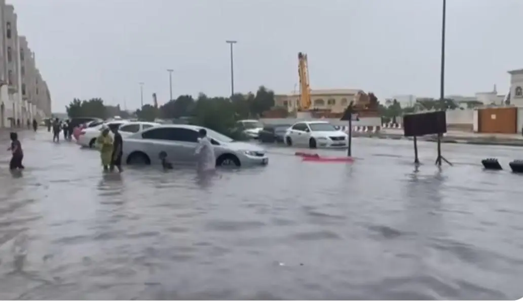 യുഎഇയിൽ കനത്ത മഴയും ശക്തമായ കാറ്റും, വൻ നാശനഷ്ട്ടം, ജന ജീവിതം താറുമാറാക്കി മഴ