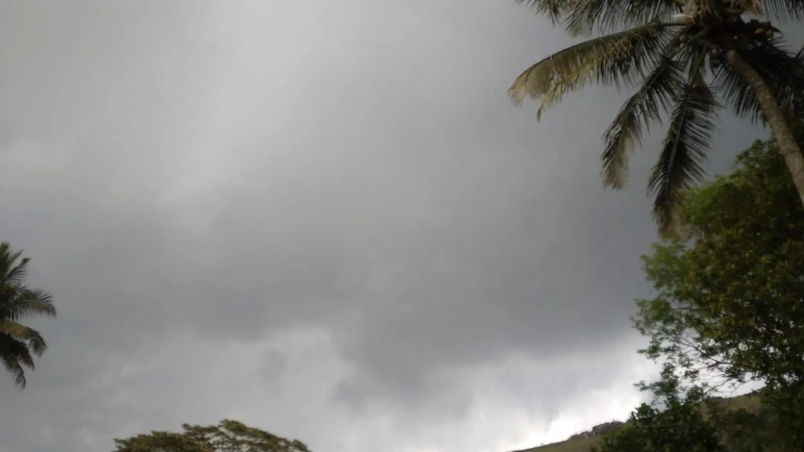 സംസ്ഥാനത്ത് വേനൽചൂടിനൊപ്പം ശക്തമായ മഴയ്ക്കും സാധ്യതയുണ്ടെന്ന് കാലാവസ്ഥാ വകുപ്പ്, ചില ജില്ലകളിൽ യെല്ലോ അലർട്ട്