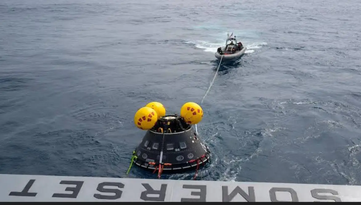 ചന്ദ്രന്റെ മറുവശം കീഴടക്കി തീഗോളമായി Artemis II ഭൂമിയിലേക്ക്, നാളെ പുലർച്ചെ പസഫിക് സമുദ്രത്തിൽ ലാൻഡിങ്