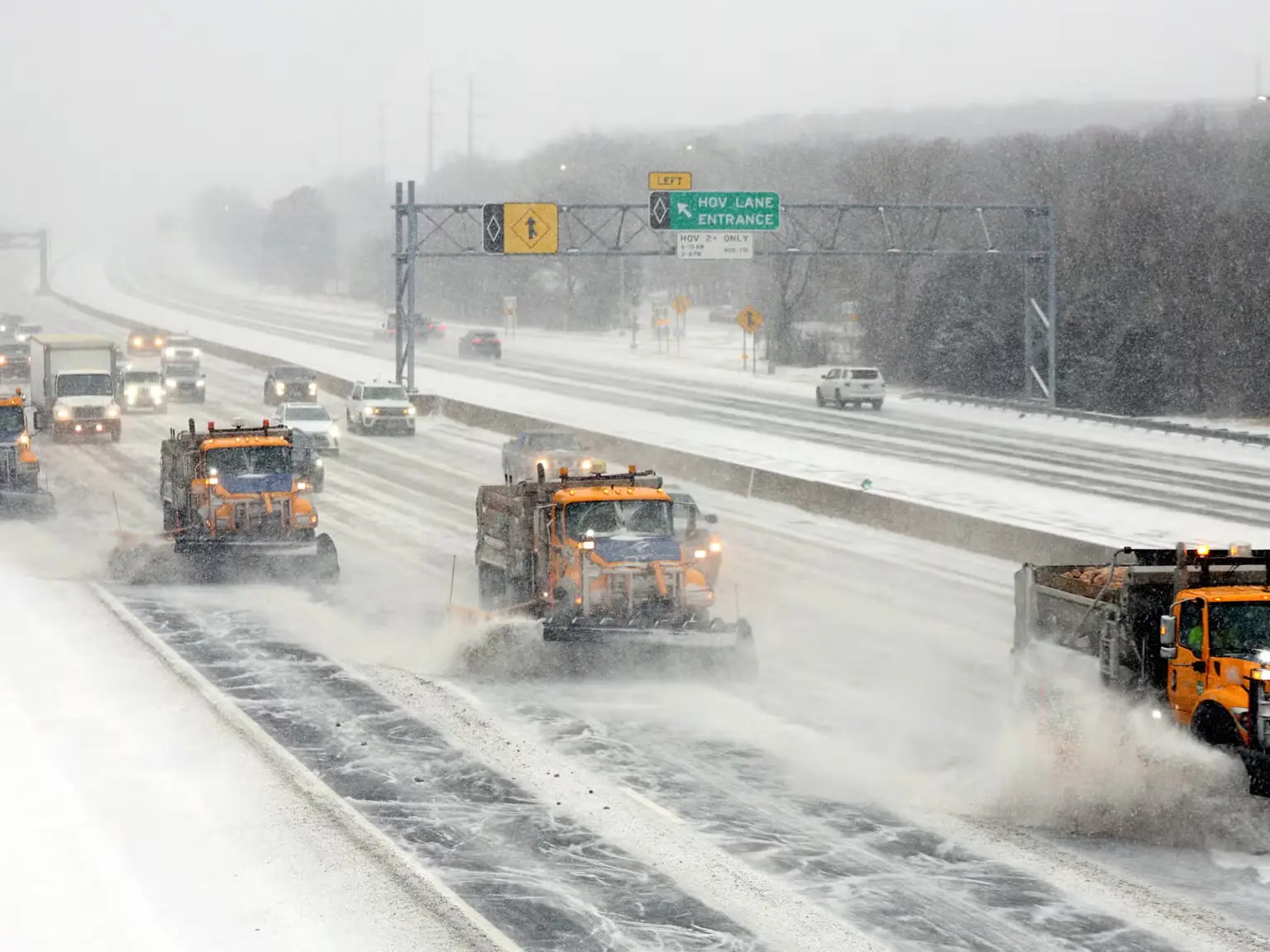 അമേരിക്കയിൽ സ്ഥിതി മോശം, ശീതകാല കൊടുങ്കാറ്റ് ശക്തമാകുന്നു, പ്രധാന ഹൈവേ അടച്ചു, യാത്രക്കാർക്ക് മുന്നറിയിപ്പ്