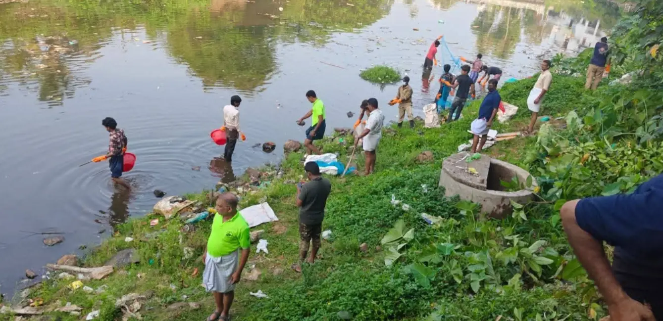 മീനച്ചിലാർ ശുചീകരണം; മഴക്കാലത്തിന് മുന്നോടിയായി വിപുല പ്രവർത്തനം