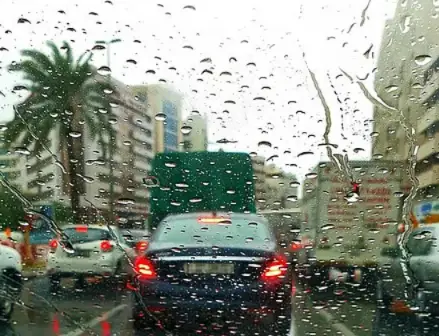 യുഎഇയിൽ കാലാവസ്ഥ മാറുന്നു; മഴക്കും പൊടിക്കാറ്റിനും സാധ്യത