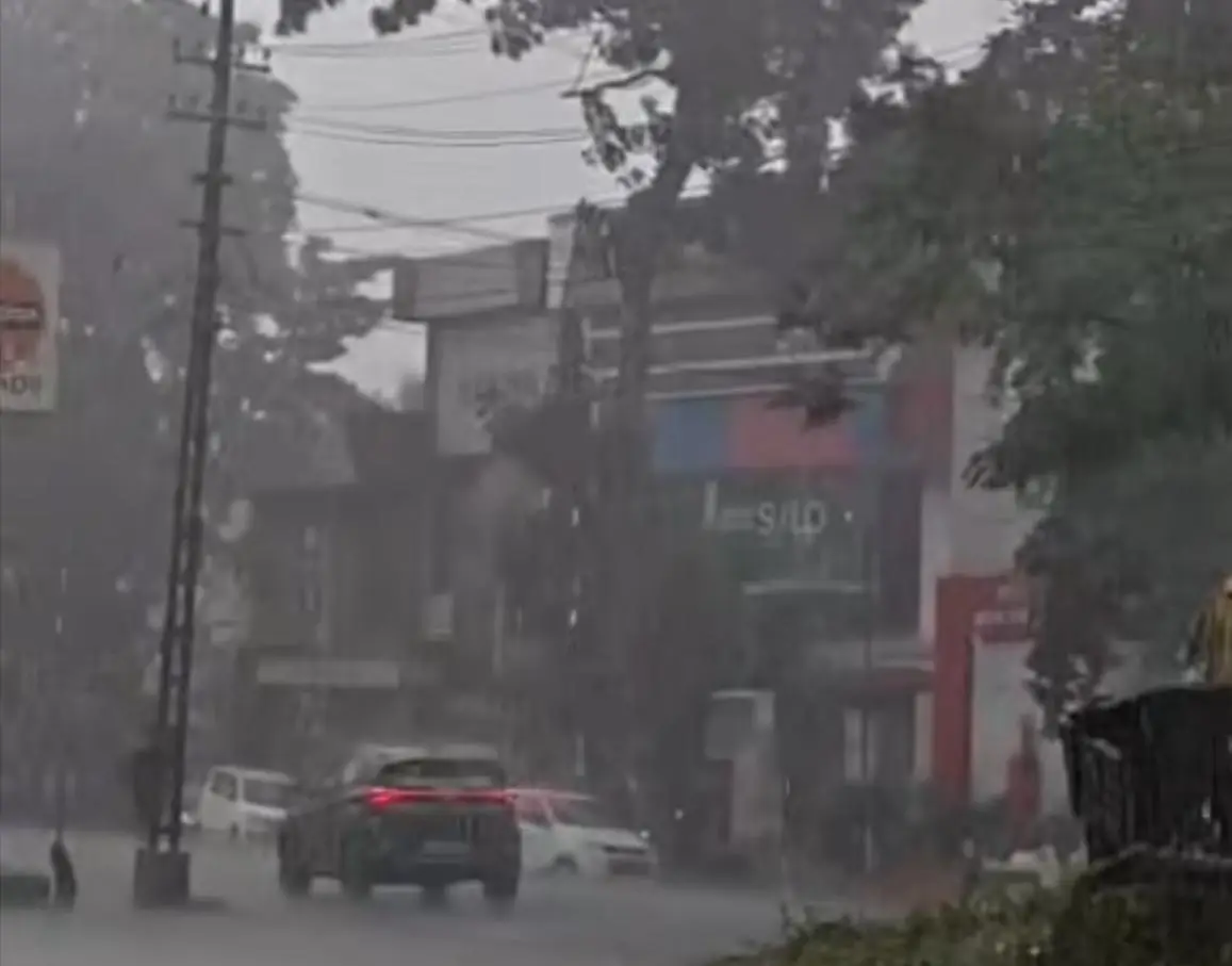 സംസ്ഥാനത്ത് കാത്തിരുന്ന വേനൽമഴ എത്തി, ചൂടിൽ നിന്ന് ചെറിയൊരു ആശ്വാസം 