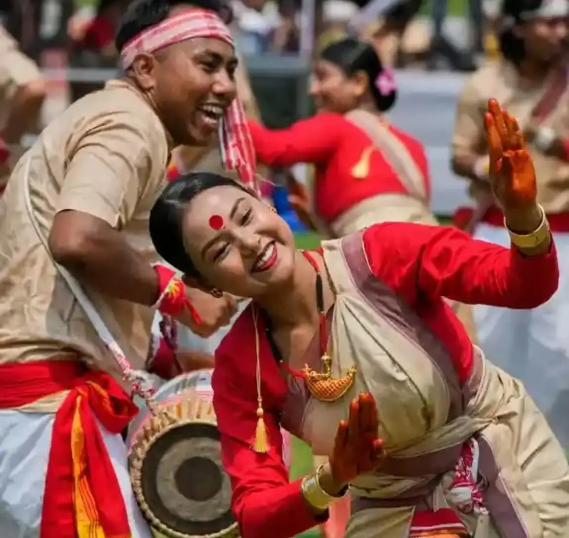 നൃത്തങ്ങളും, സ്വാദൂറുന്ന വിഭവങ്ങളും : വിളവെടുപ്പ് ആഘോഷങ്ങൾക്കിടയിൽ കാലാവസ്ഥാ പ്രതിസന്ധി കടുപ്പം