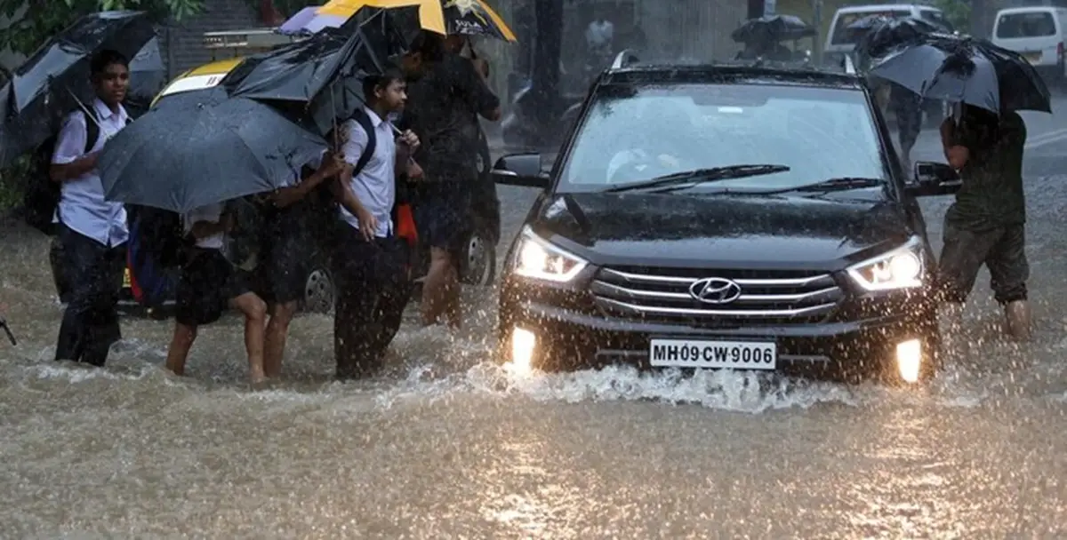 മഴക്കാലത്ത് കാർ സംരക്ഷണം; മഴയും ചെളിയും ഭീഷണി, ശ്രദ്ധിക്കേണ്ട പ്രധാന കാര്യങ്ങൾ