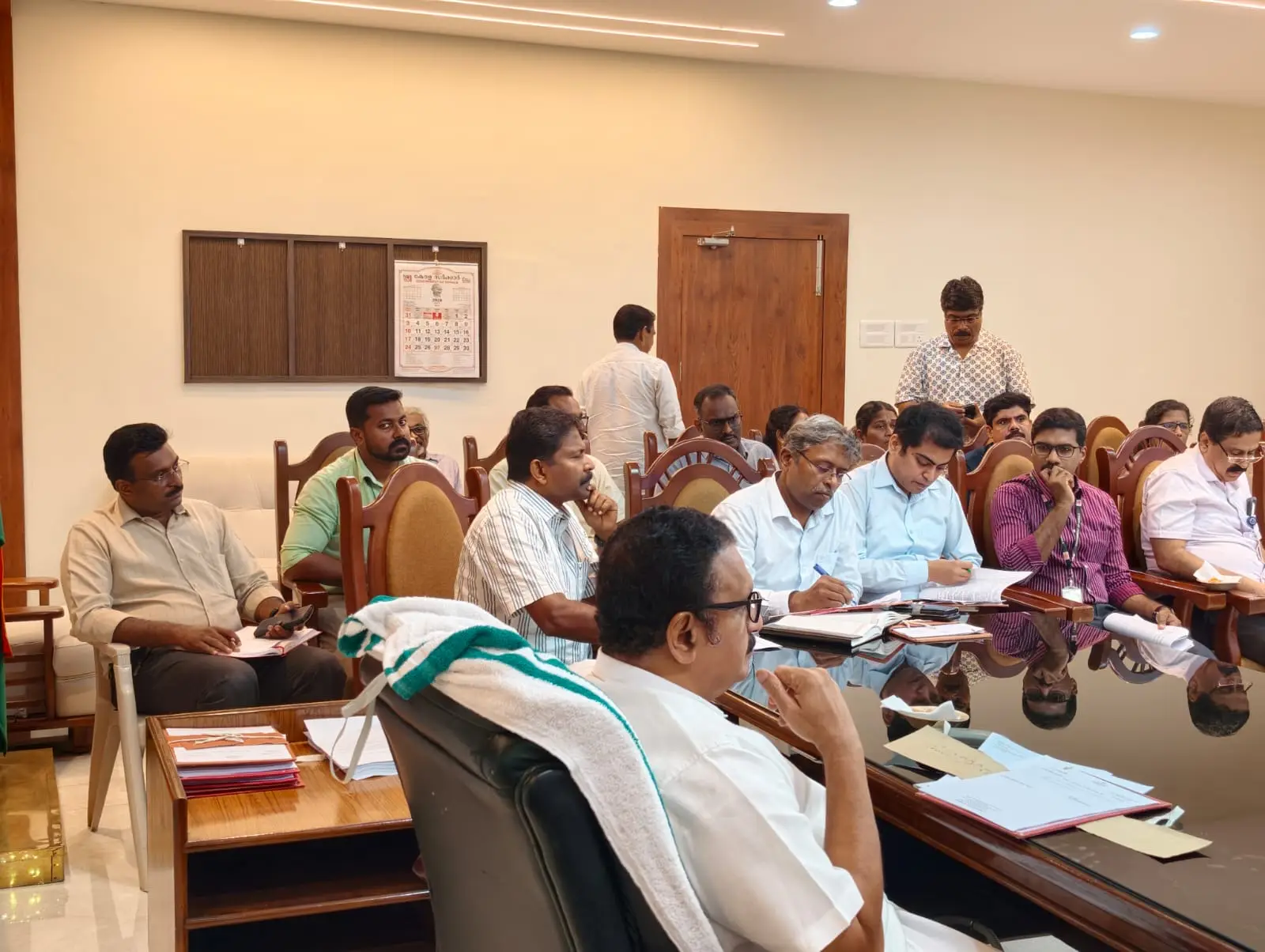 മഴക്കാലപൂർവ പ്രതിരോധ പ്രവർത്തനങ്ങൾ ശക്തമാക്കും; ആരോഗ്യവകുപ്പിന്റെ ഉന്നതതല അവലോകന യോഗം ചേർന്നു