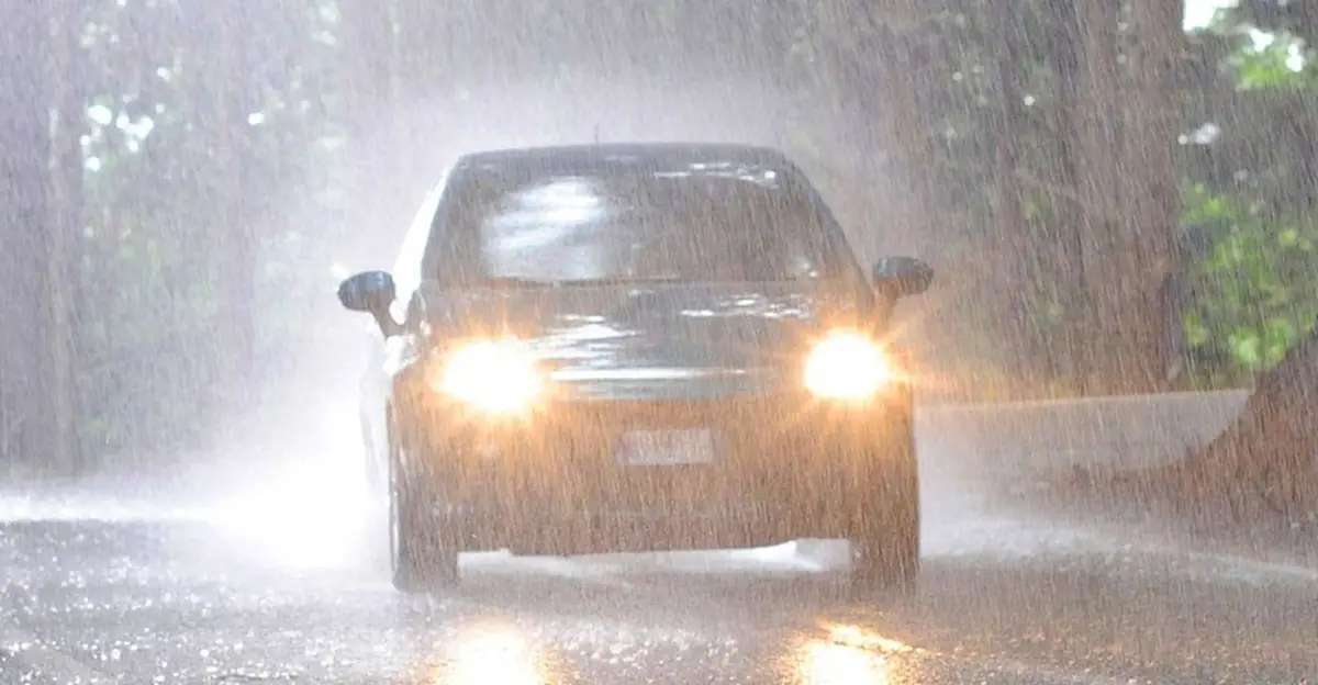 മഴക്കാലമിങ്ങെത്തി; സുരക്ഷിത യാത്രയ്ക്ക് വാഹന പരിശോധന നിർബന്ധം, ഇല്ലെങ്കിൽ പണി കിട്ടും