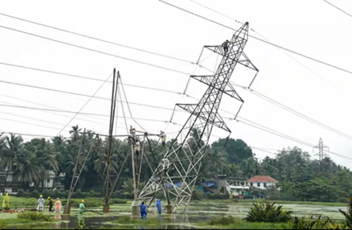 ശക്തമായ മഴ; വൈദ്യുതി അപകടസാധ്യതകൾ വർധിക്കുന്നു, പൊതുജനങ്ങൾക്ക് KSEB യുടെ ജാഗ്രതാ നിർദേശം