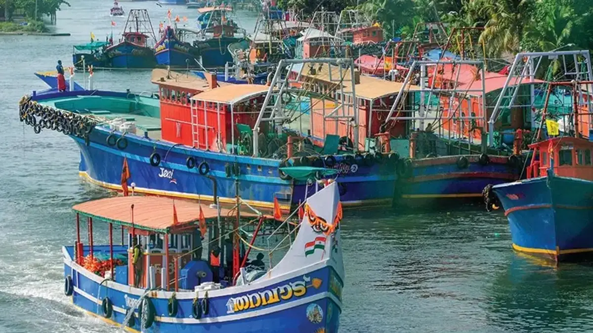 ഇനി 52 ദിവസം ട്രോളിങ് നിരോധനം; തീരത്ത് കർശന നിയന്ത്രണങ്ങൾ, പ്രത്യേക നിരീക്ഷണം