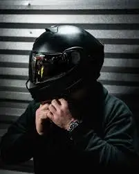 bad-odor-fungus-pests-how-to-keep-your-helmet-safe-during-the-rainy-season-wet-helmets-are-dangerous