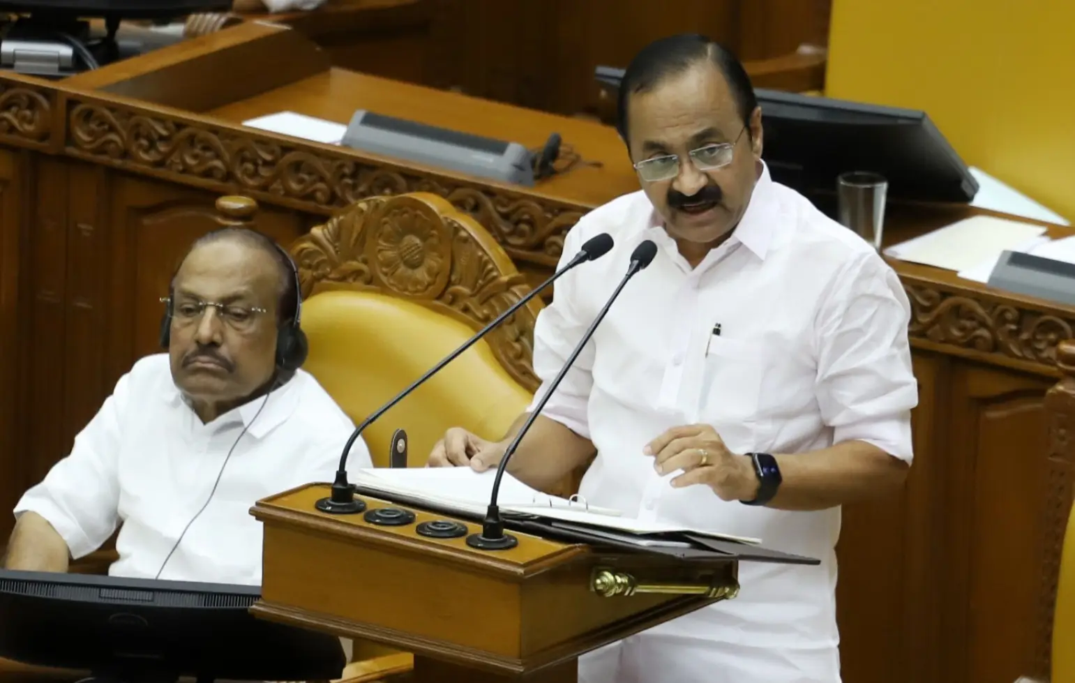 പ്രകൃതി ദുരന്തങ്ങൾ മുൻകൂട്ടി അറിയാൻ പ്രത്യേക കേന്ദ്രം; 2050-ഓടെ കേരളത്തെ കാർബൺ ന്യൂട്രലാക്കാൻ ലക്ഷ്യം