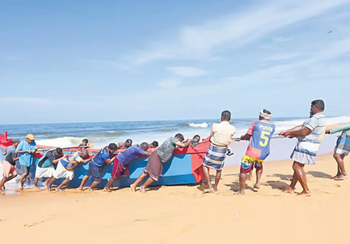 മത്സ്യത്തൊഴിലാളികളുടെ സുരക്ഷയ്ക്ക് കൂടുതൽ പദ്ധതികൾ ; മന്ത്രി വി.ഇ. അബ്ദുൽ ഗഫൂർ