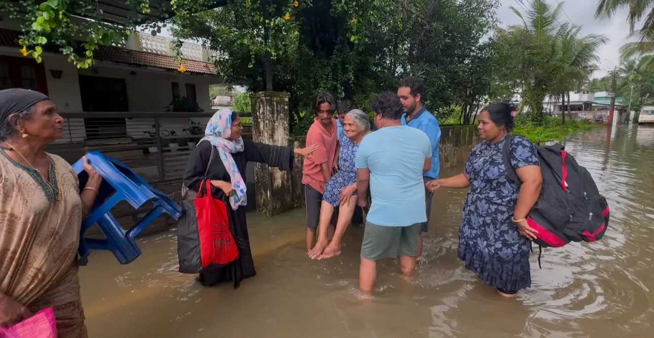 Weather Kerala 02/08/26 : മഴ കുറഞ്ഞു, വെയിൽ തെളിഞ്ഞു, വെള്ളക്കെട്ട് തുടരുന്നു, കേരളത്തിൽ പ്രാദേശിക പ്രളയ മുന്നറിയിപ്പ്. ഒറ്റപ്പെട്ട ശക്തമായ മഴ സാധ്യത