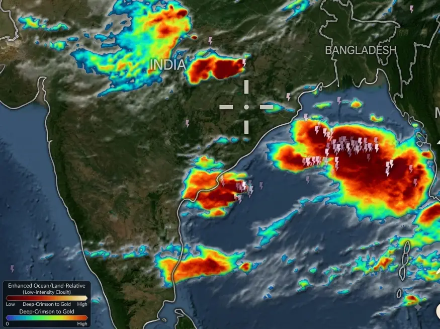 Kerala Weather 15/08/26 :  ബംഗാൾ ഉൾക്കടലിൽ പുതിയ ചക്രവാതചുഴി, ഇന്ന് ഒറ്റപ്പെട്ട മഴ